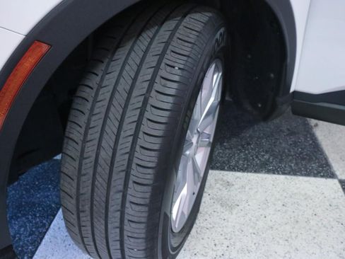 Used 2023 Honda CR-V EX image 10