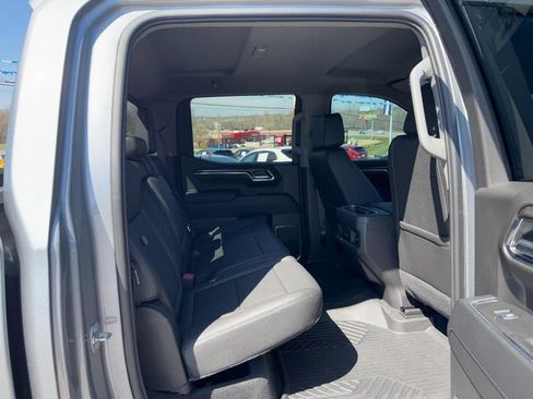 Used 2025 Chevrolet Silverado 1500 LT Trail Boss w/ Convenience Package II image 11