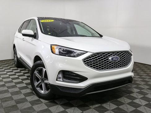 Used 2023 Ford Edge SEL w/ Convenience Package image 3