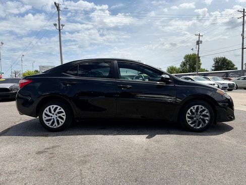 Used 2018 Toyota Corolla LE FWD image 4