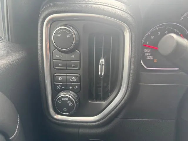 Used 2019 Chevrolet Silverado 1500 LT Trail Boss AWD/4WD image 23
