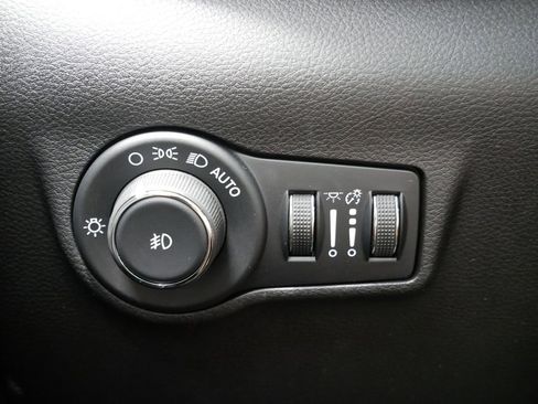 Certified 2022 Jeep Compass Latitude image 25