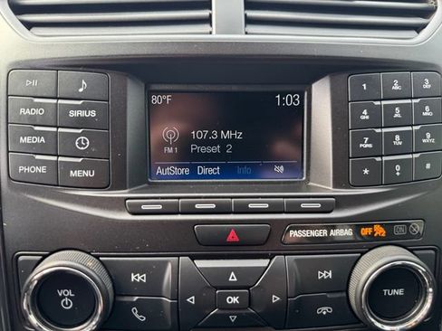 Used 2018 Ford Explorer XLT AWD/4WD image 5