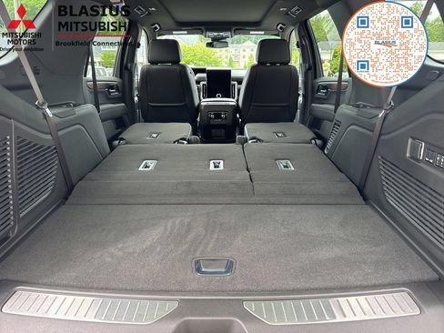 Used 2026 GMC Yukon Denali w/ Sun & Power Step Package AWD/4WD image 15
