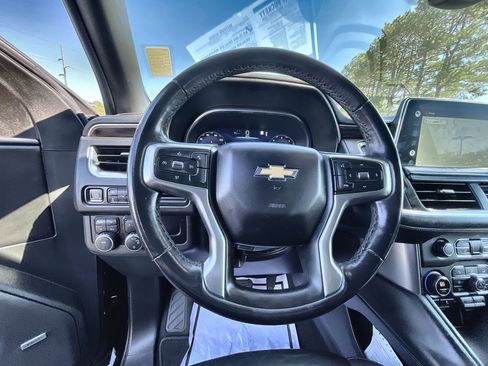 Used 2022 Chevrolet Suburban LT image 11