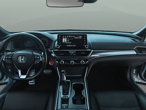 Used 2018 Honda Accord Sport image 17