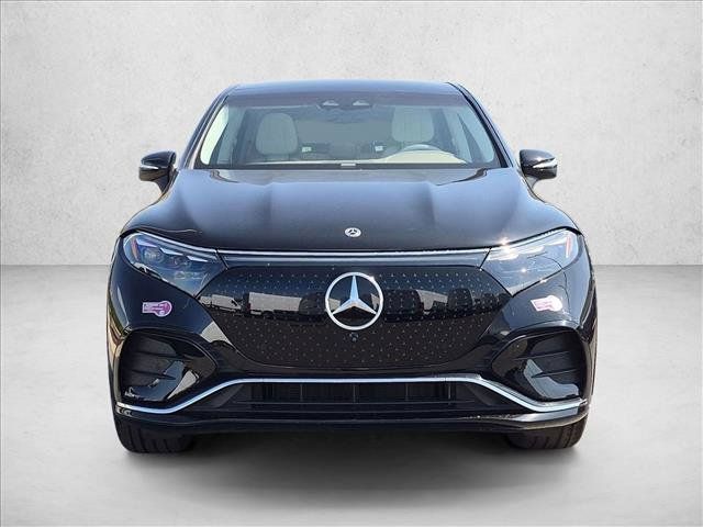 Used 2023 Mercedes-Benz EQS 580 4MATIC SUV image 2