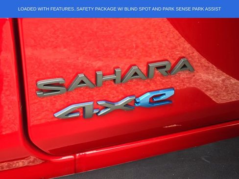 Used 2025 Jeep Wrangler Unlimited Sahara w/ Safety Group AWD/4WD image 29