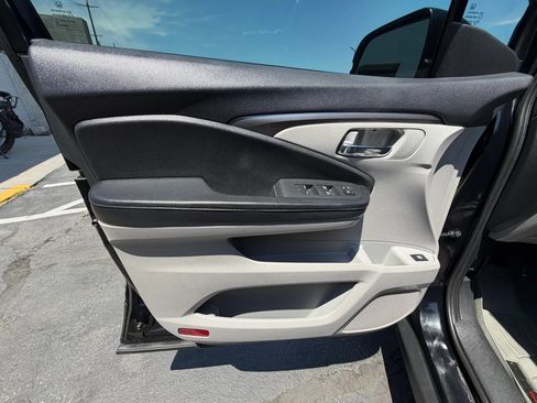 Used 2016 Honda Pilot EX image 11