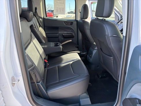 Used 2025 Ford Maverick Lariat w/ Black Appearance Package image 35