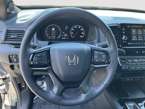 Used 2025 Honda Ridgeline Black Edition image 17
