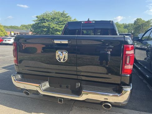 Used 2020 RAM 1500 Laramie AWD/4WD image 7