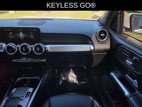 Used 2020 Mercedes-Benz GLB 250 4MATIC image 25