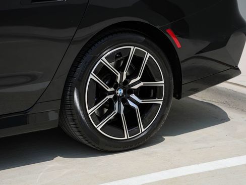 Used 2024 BMW 740i RWD image 9