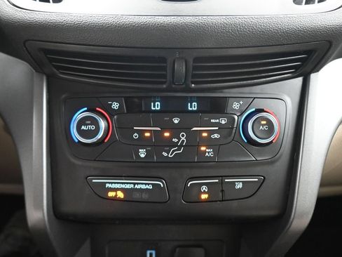 Used 2017 Ford Escape SE AWD/4WD image 21