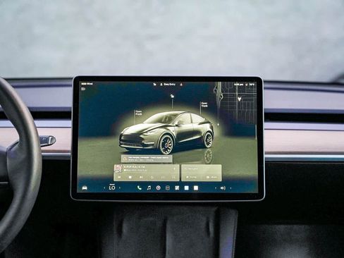 Used 2022 Tesla Model Y Performance image 13