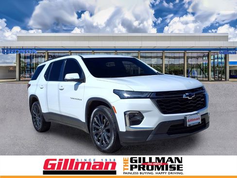 Used 2023 Chevrolet Traverse RS FWD image 1