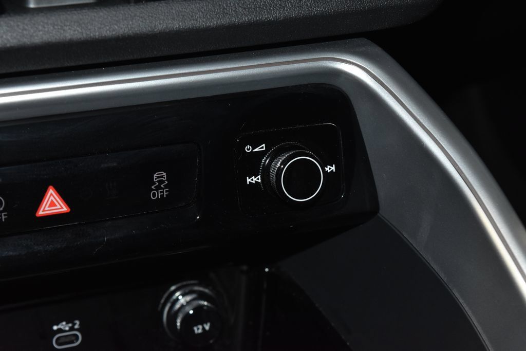Certified 2025 Audi Q5 Premium Plus w/ Premium Plus AWD/4WD image 12