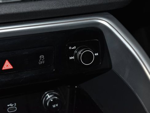 Certified 2025 Audi Q5 Premium Plus w/ Premium Plus AWD/4WD image 12