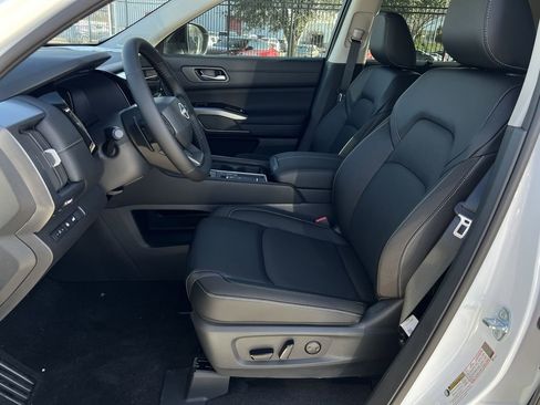 New 2026 Nissan Pathfinder SL image 12