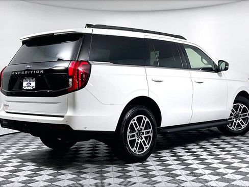 Used 2025 Ford Expedition Active AWD/4WD image 12
