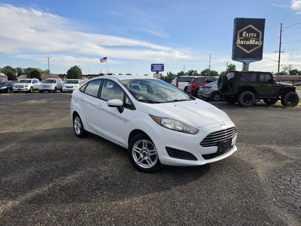 Used 2017 Ford Fiesta SE FWD image 1