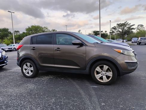 Used 2013 Kia Sportage LX image 3