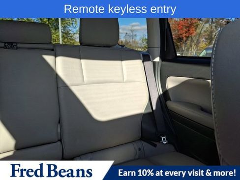 Used 2016 Subaru Forester 2.5i Touring w/ Eyesight & Navigation System image 21