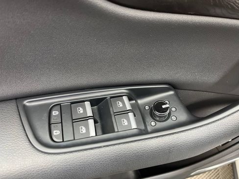 Used 2019 Audi Q8 Prestige AWD/4WD image 29