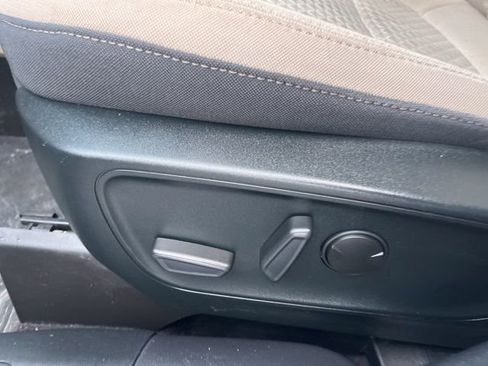 Used 2022 Ford Escape SE w/ Convenience Package image 21