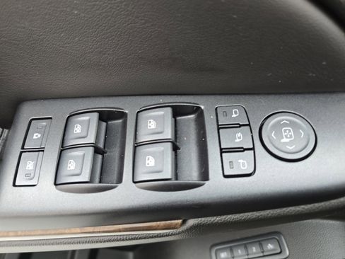 Used 2018 Chevrolet Tahoe LT w/ Luxury Package image 29