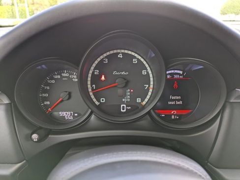 Used 2020 Porsche Macan Turbo image 27