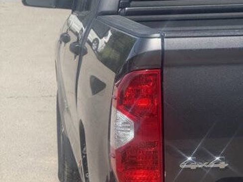 Used 2015 Toyota Tundra SR5 w/ SR5 Upgrade Package AWD/4WD image 13