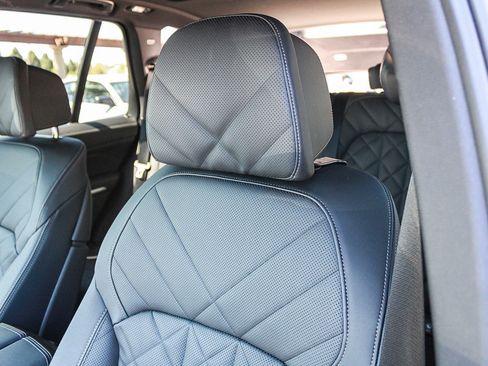 Used 2024 BMW X5 sDrive40i w/ M Sport Package RWD image 25