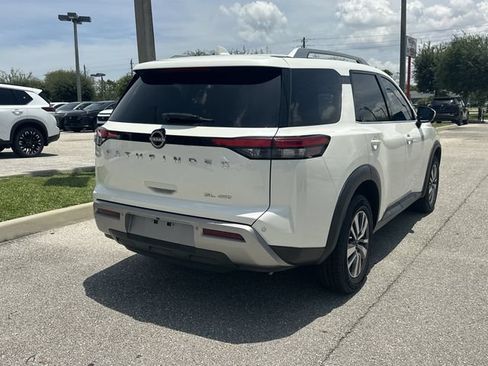 Used 2023 Nissan Pathfinder SL AWD/4WD image 7