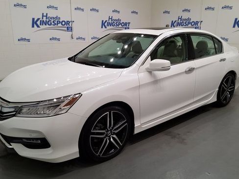 Used 2017 Honda Accord Touring image 51