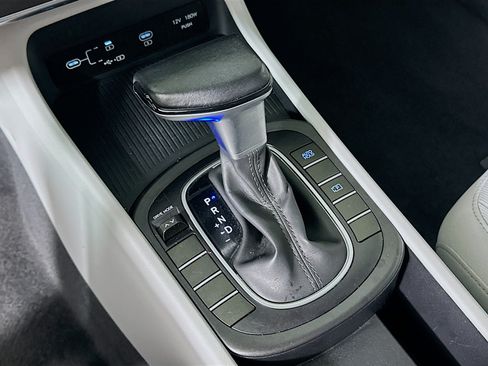 Used 2025 Hyundai Kona SEL FWD image 25