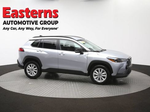 Used 2025 Toyota Corolla Cross LE FWD image 45