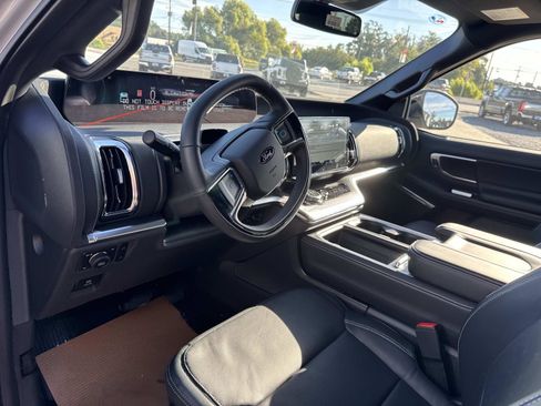 New 2025 Ford Expedition Platinum w/ Stealth Performance Package image 9