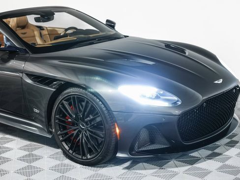 Used 2021 Aston Martin DBS Superleggera Volante image 8