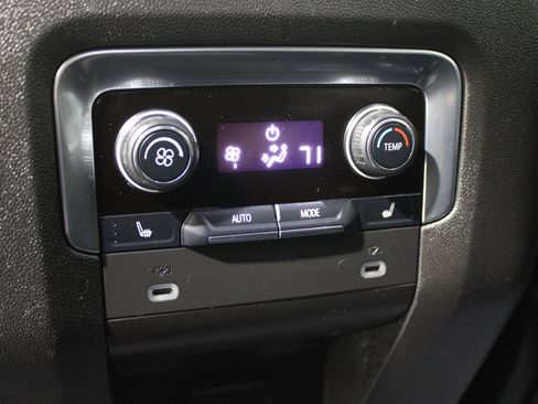 Used 2021 Chevrolet Tahoe Premier w/ Premium Package image 27