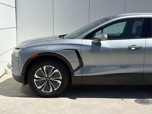 Used 2024 Chevrolet Blazer EV LT AWD/4WD image 4