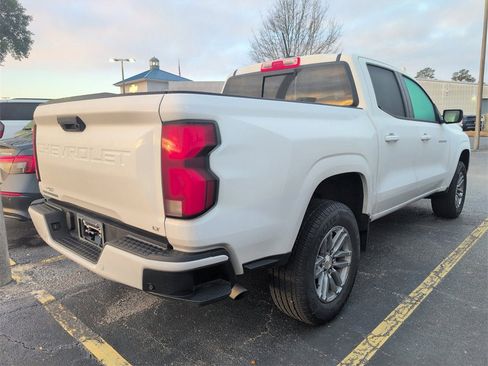 Certified 2024 Chevrolet Colorado LT w/ LT Convenience Package III image 3