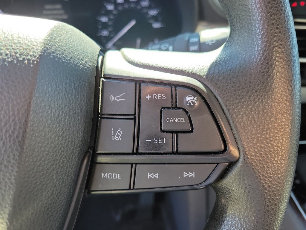 Used 2024 Toyota Sienna LE AWD/4WD image 24