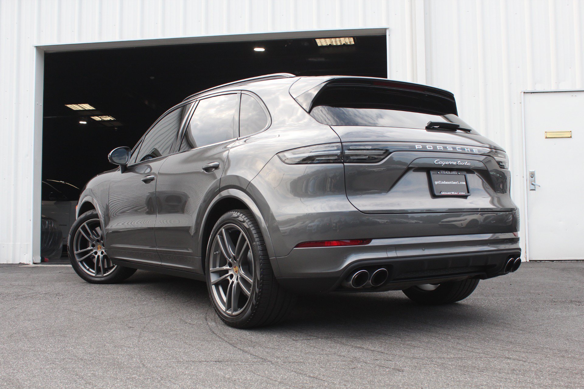Used 2023 Porsche Cayenne Turbo AWD/4WD image 95