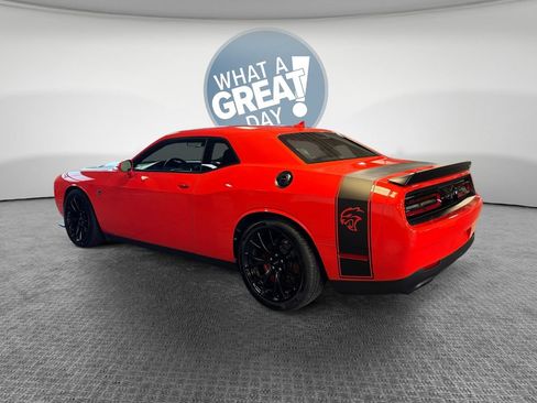 Used 2016 Dodge Challenger SRT Hellcat RWD image 6