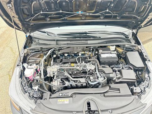 Used 2025 Toyota Corolla LE image 32