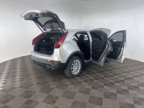 Used 2021 Cadillac XT4 Luxury w/ Driver Awareness Package image 18