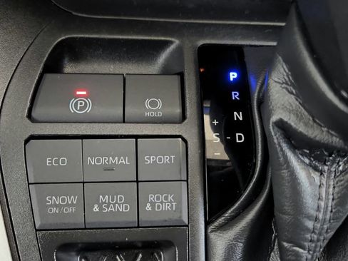 Used 2024 Toyota RAV4 LE AWD/4WD image 20