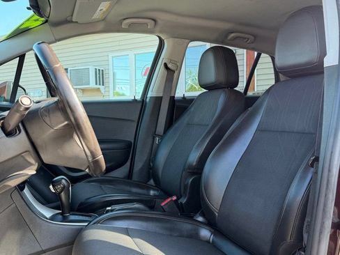 Used 2022 Chevrolet Trax LT w/ Driver Confidence Package AWD/4WD image 10